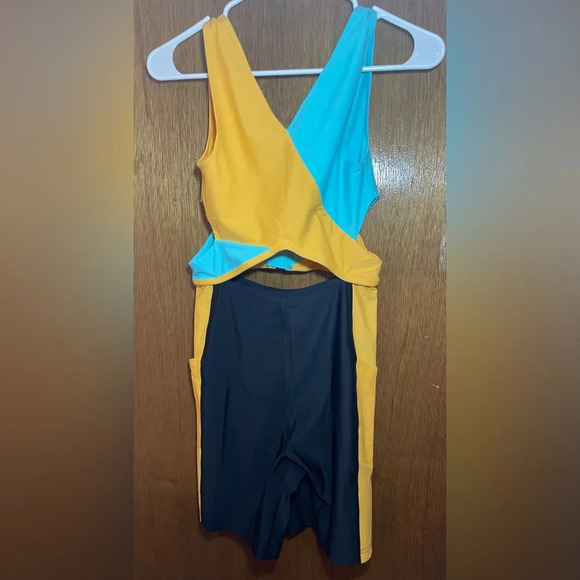 Outdoor Voices  Cutout Bodysuit in Capri/Mango/Black NWT Size S - Picture 2 of 5